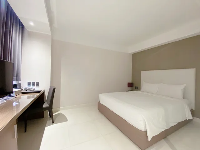 غرفة بريميير بسرير مزدوج، The Luxe Hotel 1/3