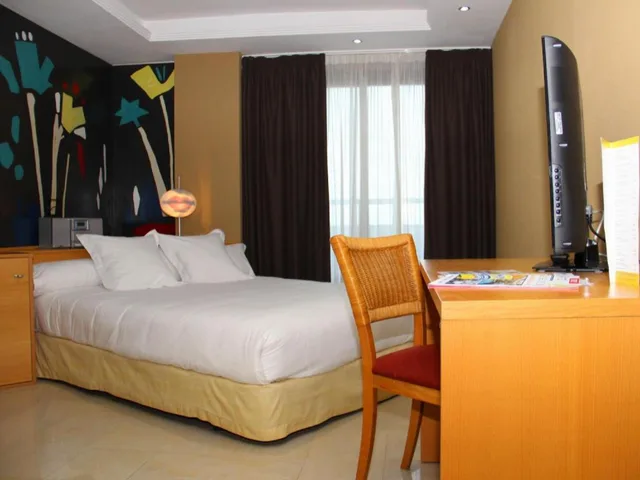 Room, Double Bed, Hotel Magic Games 1/5