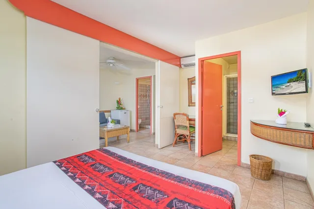 غرفة سوبيريور بسريرين منفصلين بغرفة نوم واحدة مع أريكة بمطبخ صغير، Karibea Resort Sainte Luce Residence Caribia 2/6