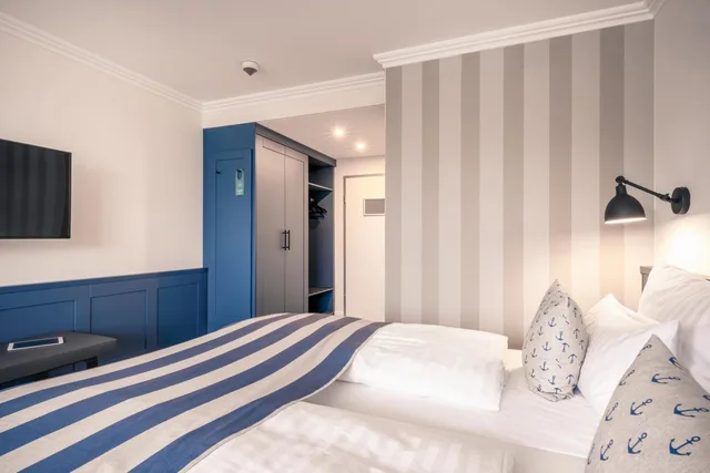 Superior, Queen Bed, Hotel Yachtclub 3/8