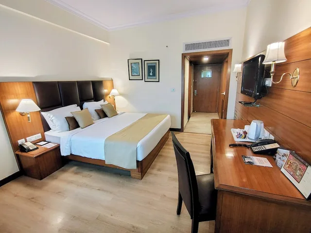 غرفة ديلوكس بسريرين منفصلين، Peerless Inn Kolkata 1/10