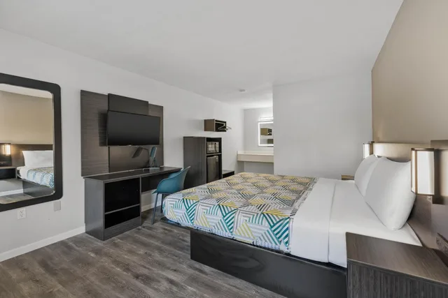 1 King Bed Mob Acc RI Shwr Nsmk Micfridge، Motel6 Mccomb Ms 10/16
