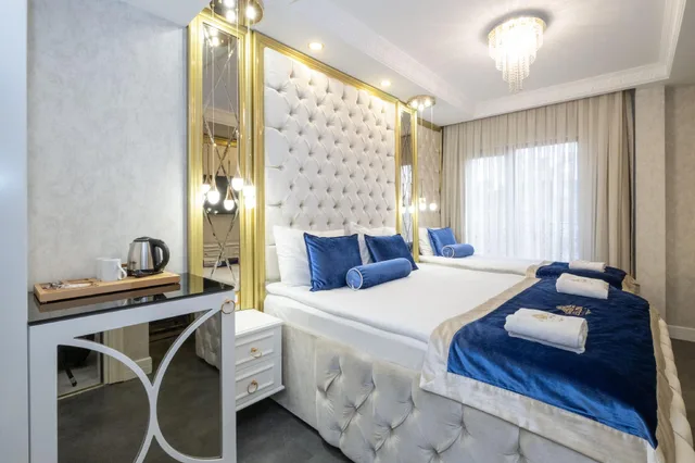 Lanai, Family, Twin Beds, King Bed, City View، Les Lion Luxury hotel & spa 1/1