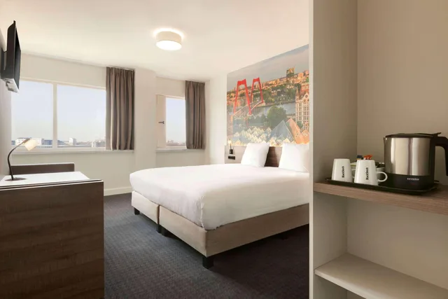 غرفة ركنية بسرير كينج، Rotterdam Teleport Hotel 1/1