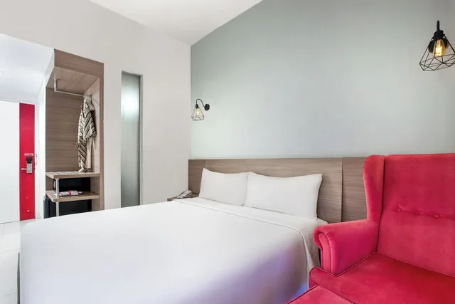 Deluxe, Double Bed, favehotel Malioboro Yogyakarta 3/10