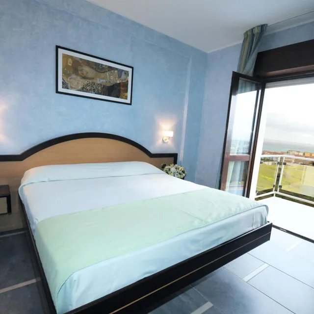 Room, Double Bed, Sea View, Grand Hotel Paradiso 5/10