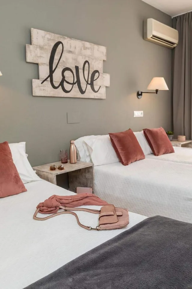 Room, Quintuple، Bulevard 2/7