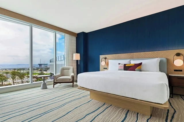 1 Bedroom, Executive, Suite, King Bed, Bay View, Sofa، Gaylord Pacific Resort & Convention Center 1/2