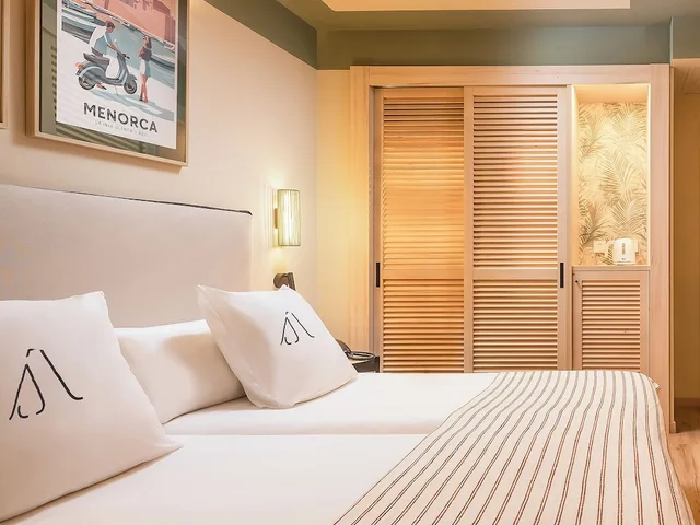 غرفة قياسية بإطلالة على المدينة بشرفة مفردة بسرير كوين، Hotel Artiem Capri 6/10