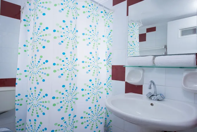 شقة بسريرين منفصلين بإطلالة على المسبح بغرفة نوم واحدة مع أريكة، Rena Apartments 3/3