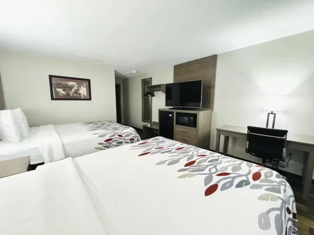 غرفة ديلوكس بسريرين كوين، Sonesta Essential Ames 1/3