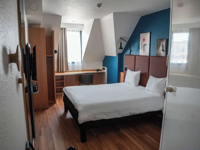 Standard, Double Bed, Harbour View, Ibis Bayeux Port En Bessin 5/8