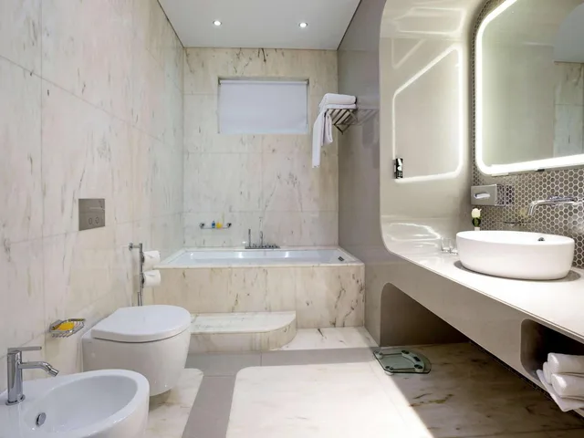 1 Bedroom, Diplomat, Suite, King Bed، La Cigale Hotel 3/6