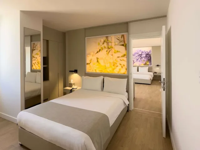 جناح ديلوكس بسرير كينج وسرير فردي، The Classic Hotel Nicosia - Handwritten Collection 1/1