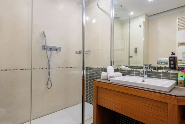 غرفة اقتصادية بسرير كوين، iH Hotels Milano Centrale 6/6