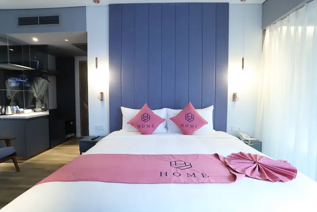 غرفة ديلوكس بسرير كوين، HOME Hotel 1/2