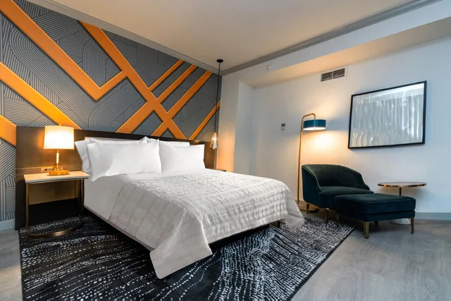 غرفة قياسية بسرير كينج، Le Meridien St Louis Downtown 4/8
