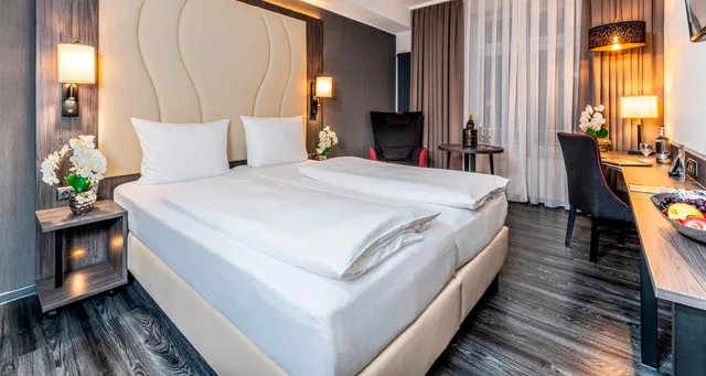 Standard, Twin Beds, Park Side، PLAZA Premium Parkhotel Norderstedt 2/8
