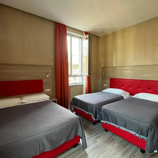 غرفة رباعية بسرير فردي، Hotel Midway 6/10