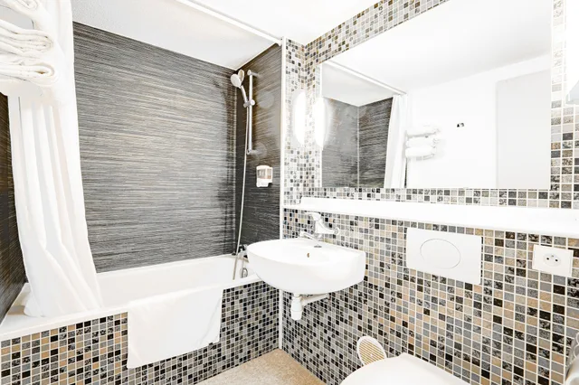 غرفة سوبيريور بسرير كوين، Kyriad Direct Lille Nord – Roubaix 7/7
