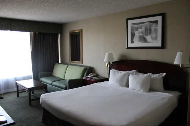 غرفة بسرير كينج، Ramada By Wyndham Reno Hotel And Casino 2/9