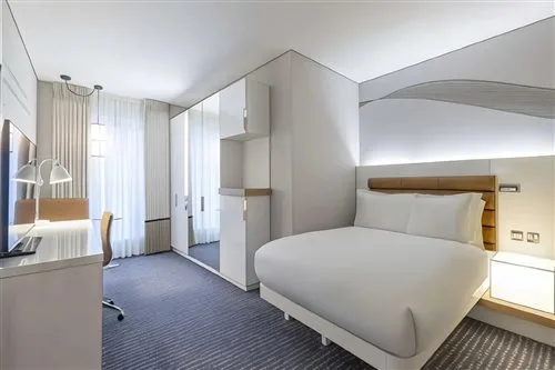 غرفة سوبيريور بسرير مزدوج، The Morrison Dublin, Curio Collection by Hilton 1/1