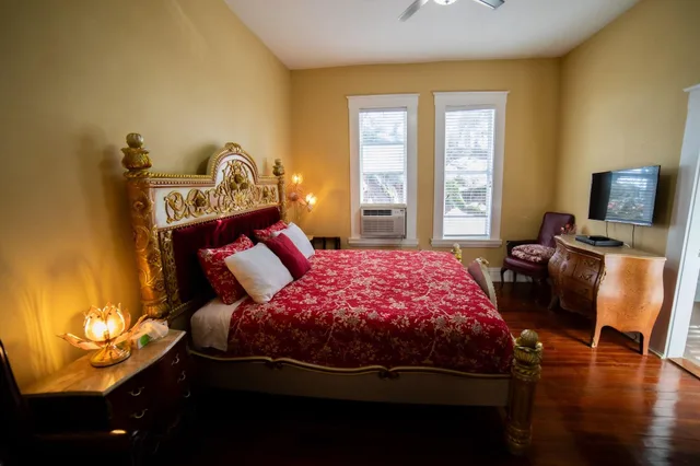 غرفة ديلوكس بسرير كينج، Oak Tree Hotel 4/10