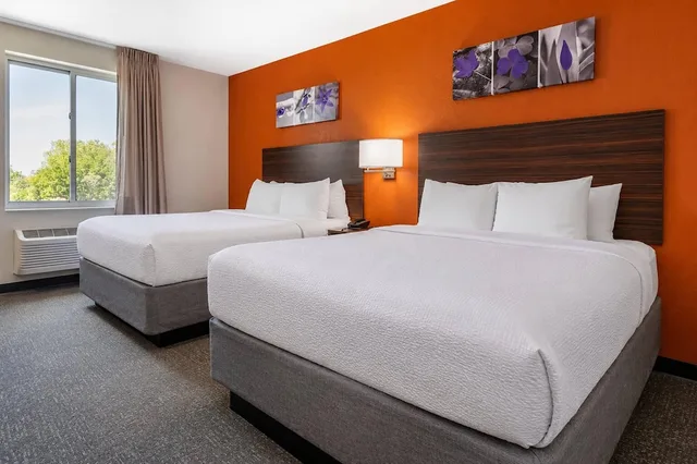 غرفة قياسية بسريرين كوين، Sleep Inn and Suites Lancaster-Platteville 1/6