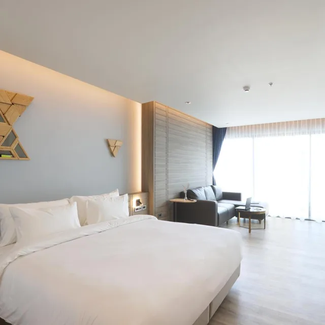 جناح، The Signature Hotel Airport 2/10