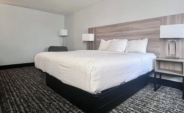 غرفة بسرير كينج لذوي الإعاقة، Baymont By Wyndham Indianapolis South 9/10