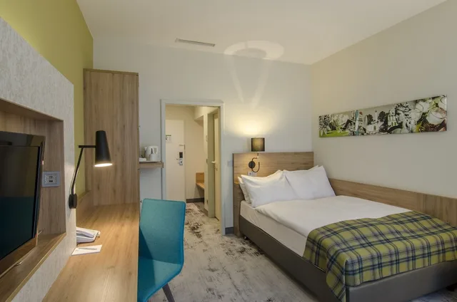 غرفة قياسية بسرير مزدوج، Holiday Inn Munchen Unterhaching 1/7