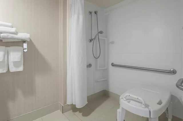 غرفة، Springhill Suites Oklahoma City Quail Springs 2/4