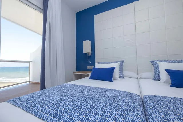 غرفة جونيور بسريرين منفصلين بإطلالة على البحر، Ibersol Torremolinos Beach 5/7