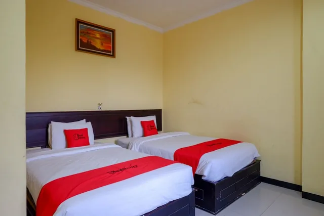 Reddoorz, Deluxe, Twin Beds، RedDoorz near Citraland Waterpark Kendari 1/2