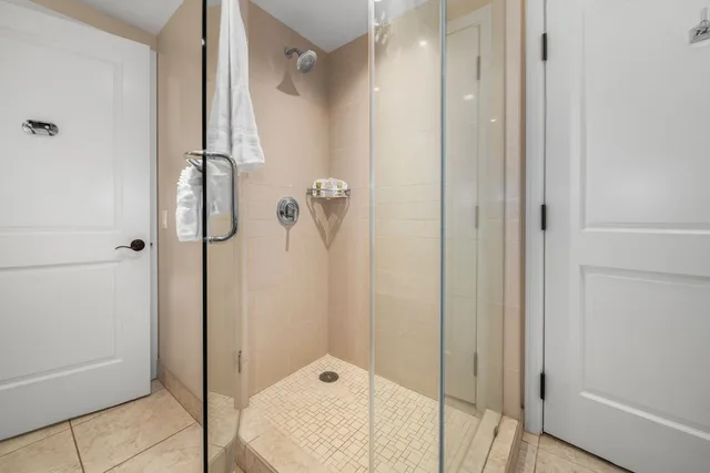 2 Bedrooms, Suite, 2 King Beds, Partial Ocean View, 2 Bathrooms, Sofa، OUTRIGGER Honua Kai Resort & Spa 9/10