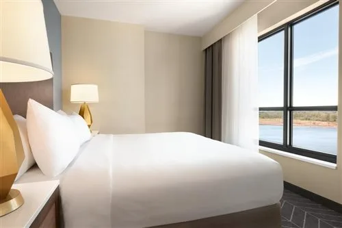 جناح لذوي الإعاقة، Embassy Suites by Hilton Wilmington Riverfront 1/4