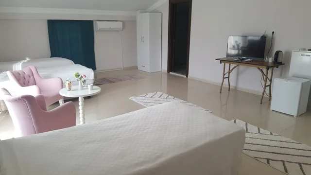 غرفة ثلاثية للمدخنين، Sozturk Otel 1/2