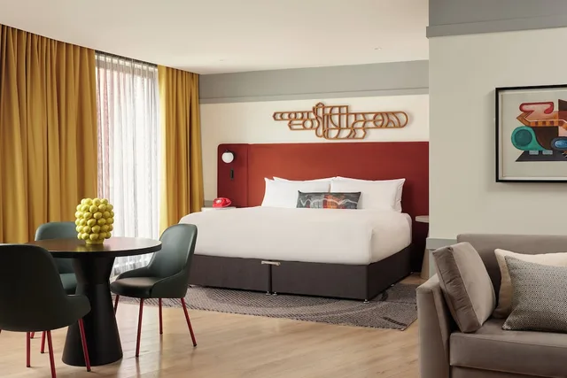 جناح ركني بسرير كينج، Hotel Indigo Gloucester - The Forum by IHG 2/8