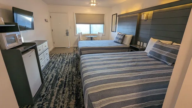 غرفة ديلوكس بسريرين كوين، High Desert Inn 4/7