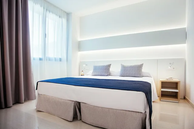 Plus, Twin Beds، Globales Acis And Galatea Hotel 1/4
