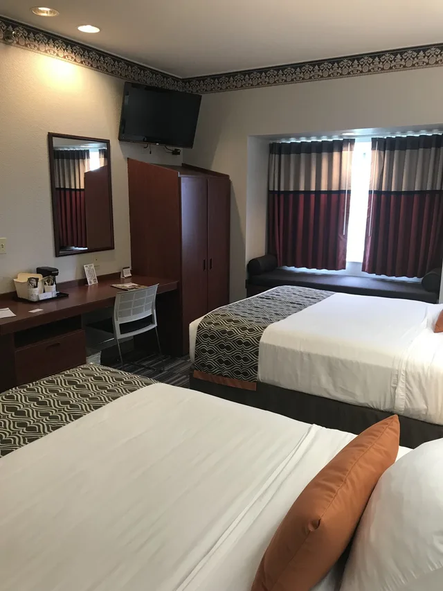 غرفة قياسية بسريرين كوين، Microtel Inn & Suites by Wyndham Urbandale/Des Moines 1/5