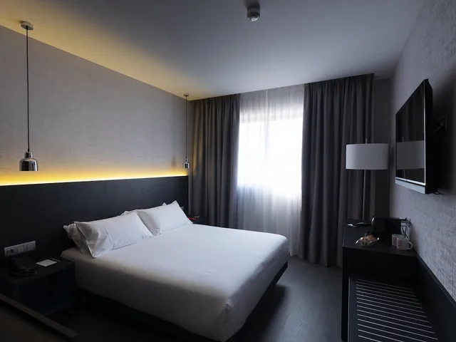 غرفة قياسية بسرير مزدوج، HG City Suites Barcelona 2/4