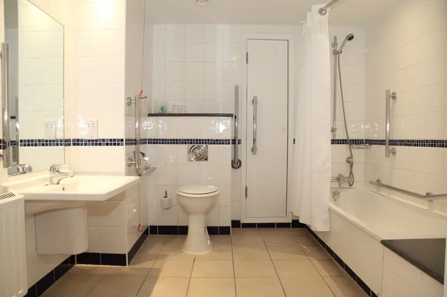 غرفة قياسية بسرير مزدوج، Holiday Inn London - Regent's Park by IHG 6/6