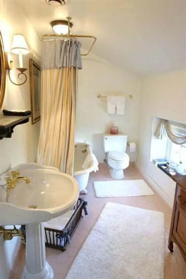 Design, Margo, Suite, Queen Bed، The Wayside Inn Bed Breakfast 2/2