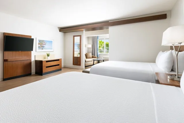 غرفة بسريرين كوين بإطلالة على الحديقة لذوي الإعاقة، Fairfield Inn Suites Key West At the Keys Collection 4/9