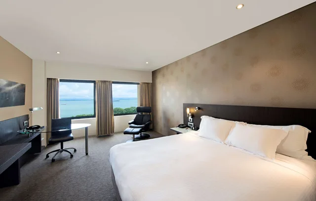 جناح بسرير كينج بإطلالة على البحر بغرفة نوم واحدة، Hilton Darwin 1/5