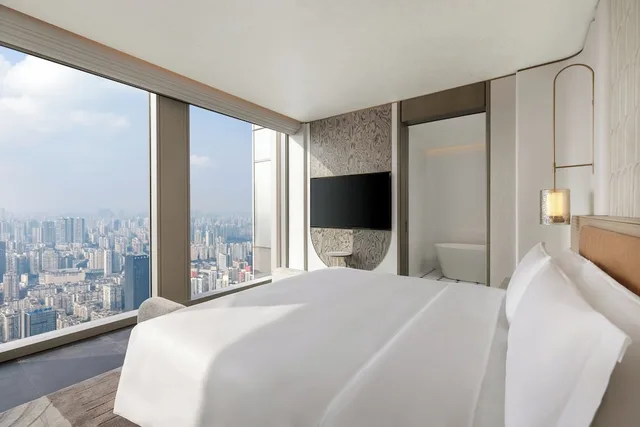 جناح بسرير كينج بإطلالة على النهر بغرفة نوم واحدة، TFT Chongqing, Vignette Collection by IHG 4/6