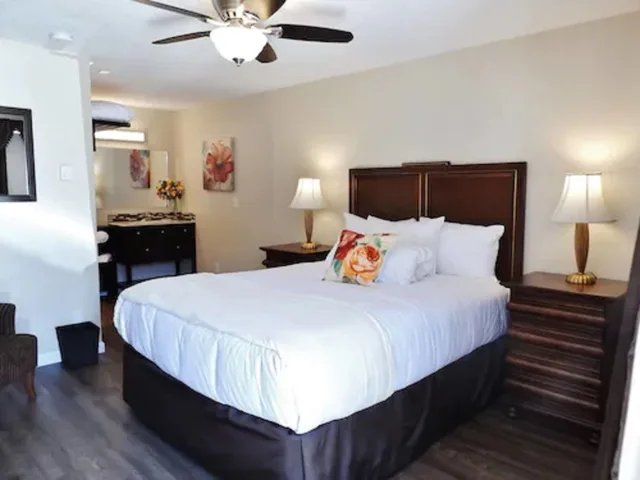 غرفة كلاسيكية مفردة بسرير كوين، The Waldport Inn 1/1