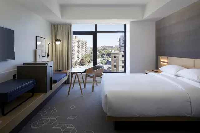 Room, King Bed, Andaz Ottawa Byward Market A Concept By Hyatt 2/5