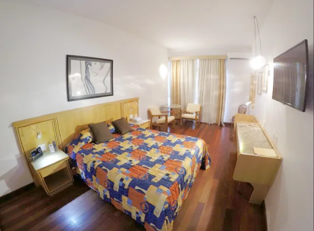 غرفة فاخرة مفردة، Ritz Plaza Hotel 1/1